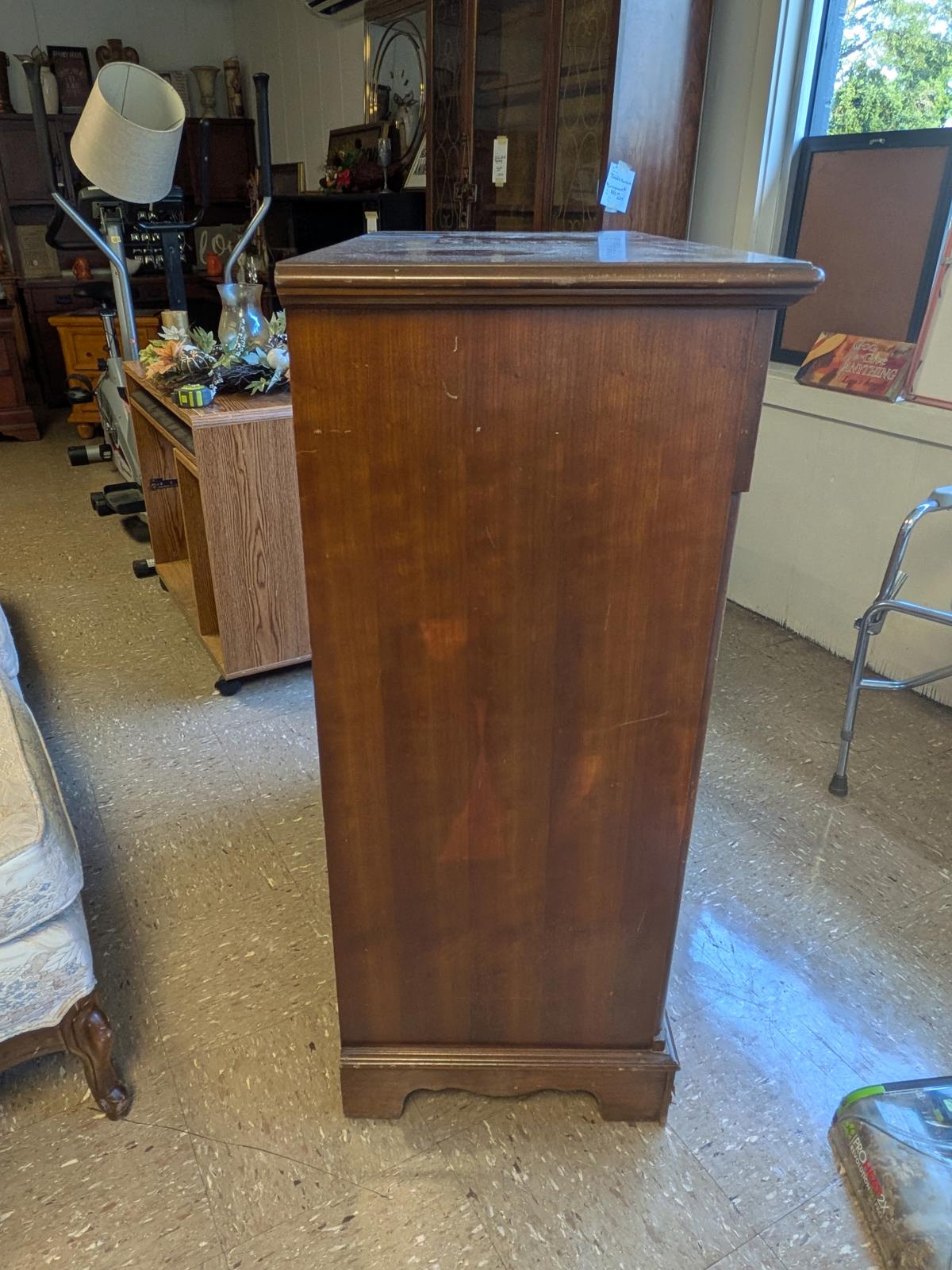 Vintage Wooden Chest of Drawers - Classic Design