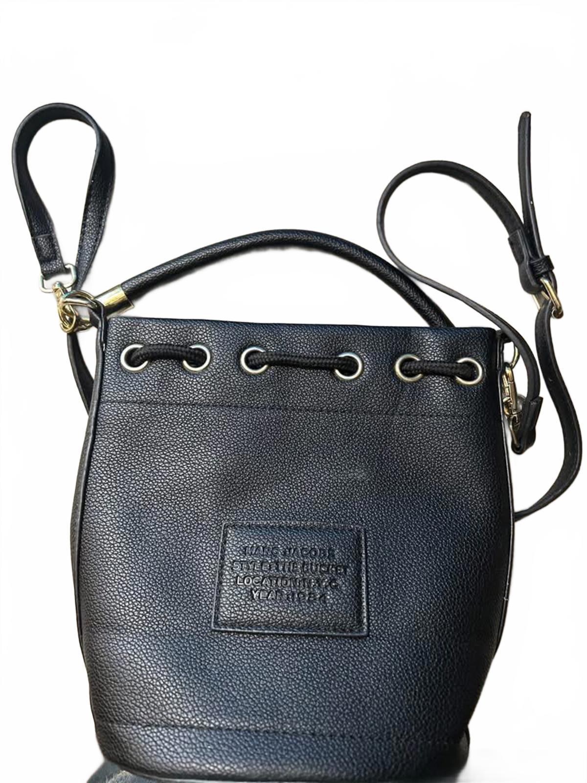 Marc Jacobs The Bucket Bag - Stylish Black Leather