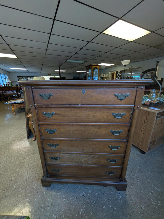 Vintage Wooden Chest of Drawers - Classic Design
